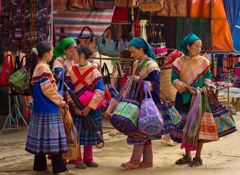 Les femmes Hmong fleur