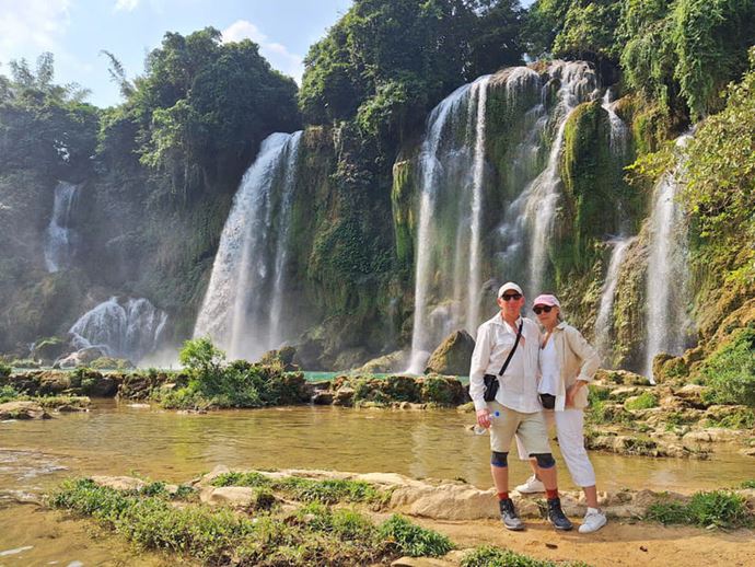 Devant les majestueuses chutes de Ban Gioc - Novembre 2024