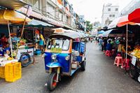 Tuk-tuk thaïlandais : un mode de transport iconique à essayer !