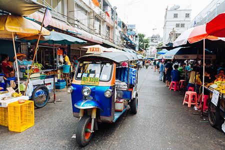 Tuk-tuk thaïlandais, une iconique façon de voyager 2024