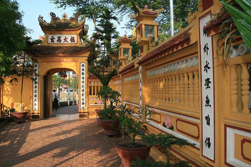Pagode Trấn Quốc : un symbole historique et spirituel à Hanoï