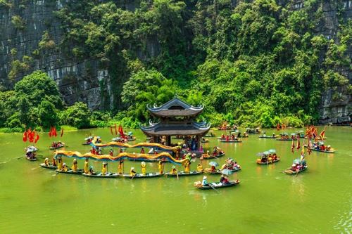 Le Festival de Trang An 2025: la richesse du patrimoine vietnamien