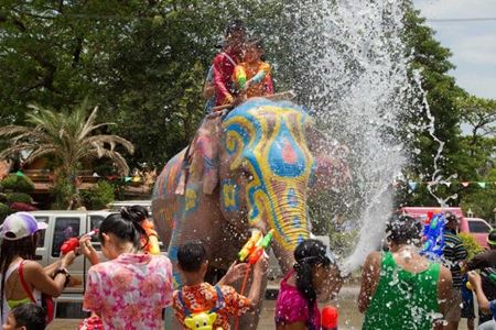 Comment célébrer la fête de leau Songkran 2025 en Thailande ?