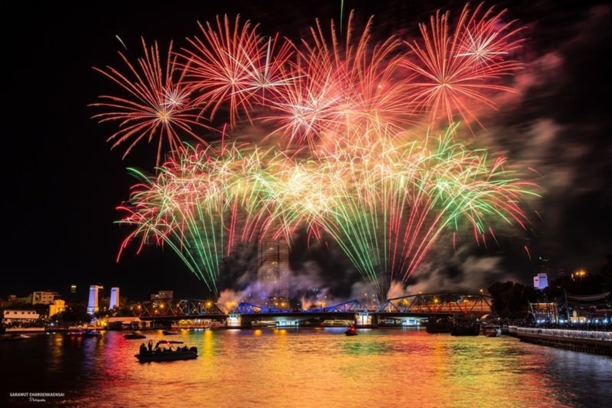 Vijit Chao Phraya 2025: Spectacle lumineux à couper le souffle