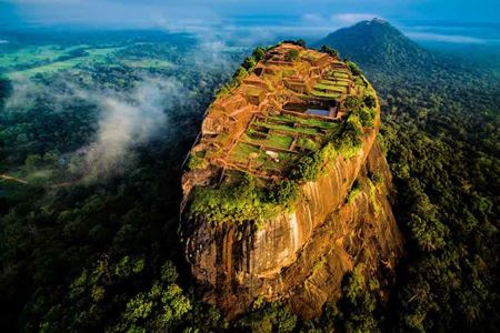 Sigiriya, Sri Lanka : Guide de Voyage au Cœur du Mystère Antique