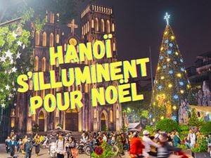 Les rues de Hanoï s’illuminent pour Noël