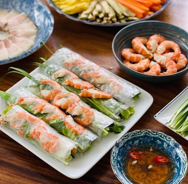 Goi cuon, un rouleau de fraîcheur vietnamienne aux herbes parfumées