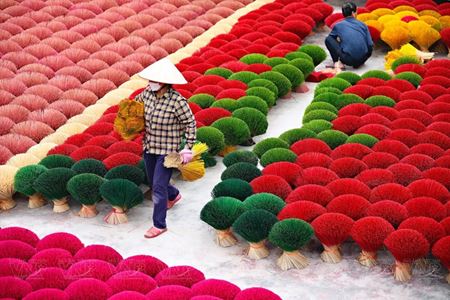 Le Village dencens Quang Phu Cau et la culture de culte vietnamienne