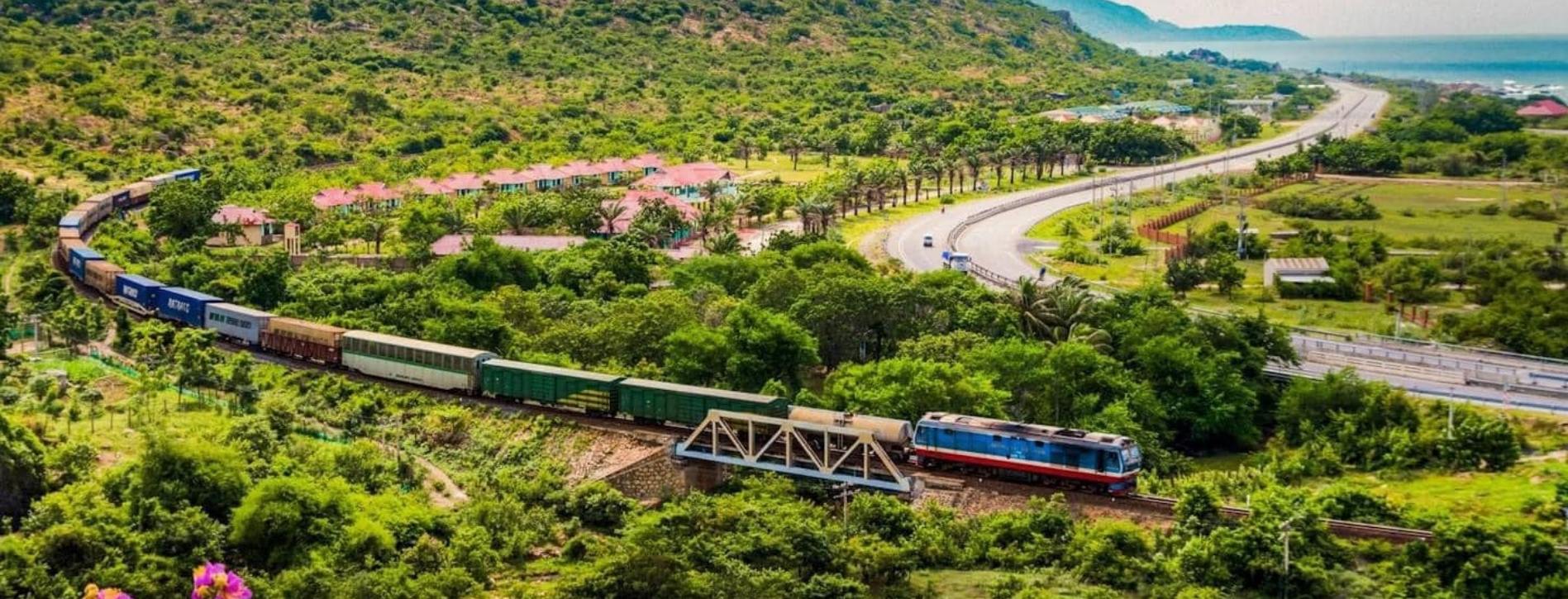 Deux trains asiatiques classés parmi les 9 expériences ferroviaires incontournables de 2025