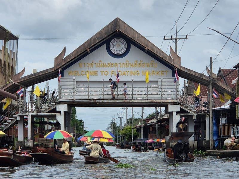 Tout savoir sur Damnoen Saduak : le marché flottant près de Bangkok