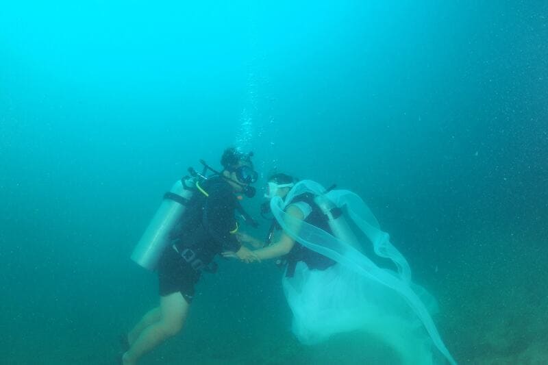 Mariage sous marin, Thailande, Trang