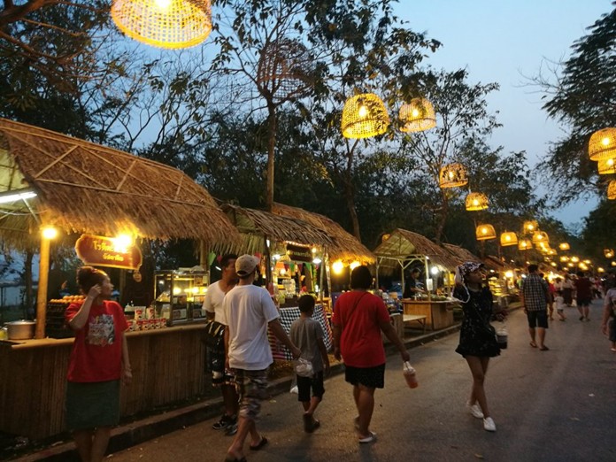 Le marché de nuit d''Ayutthaya