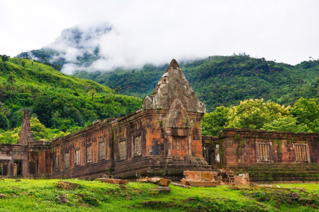 Le temple Wat Phou, une ancienne merveille architecturale érigée il y a plus de mille ans,