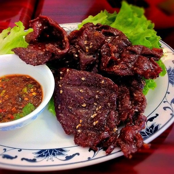 Vientiana Lao Cuisine: Boeuf séché à la laotienne (Sine Heng)