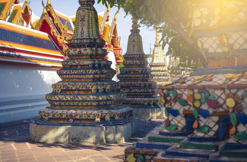 Wat Pho lors d''une journée ensoleillée