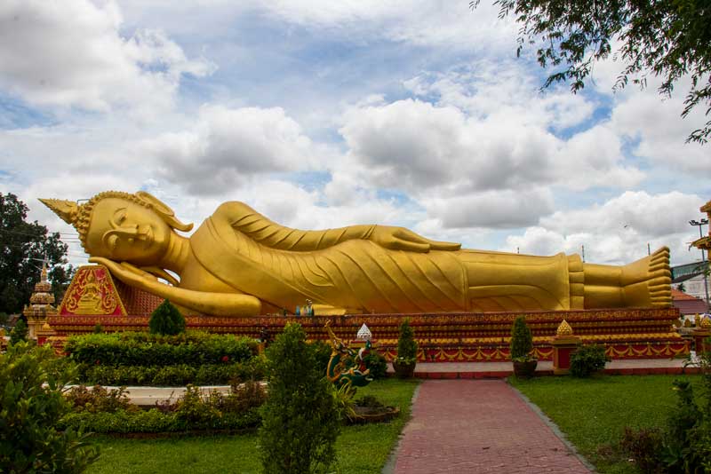 Bouddha couché du Wat That Luang 