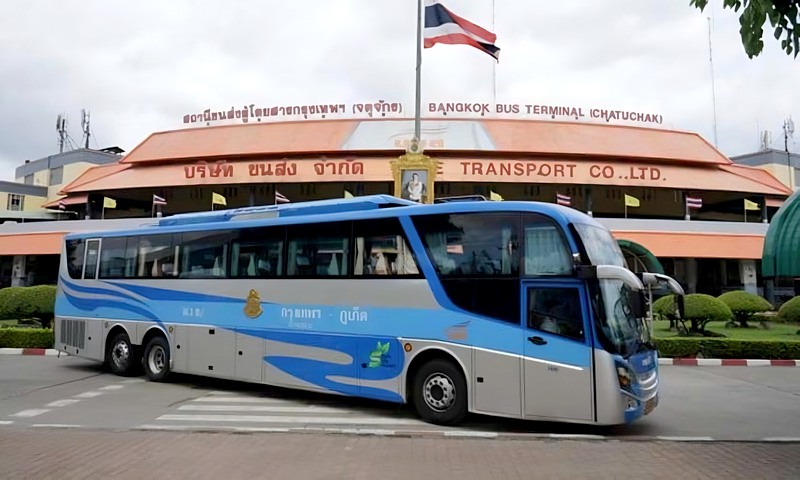 Le bus au départ de Bangkok