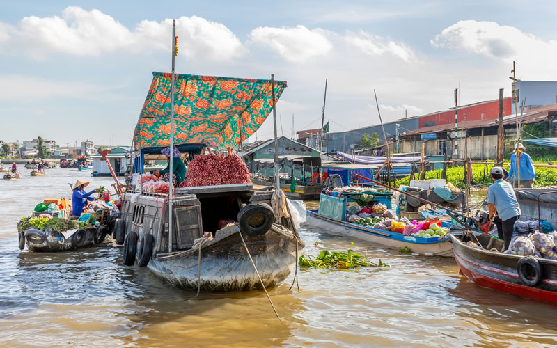 Un marché flottant sur le Mékong