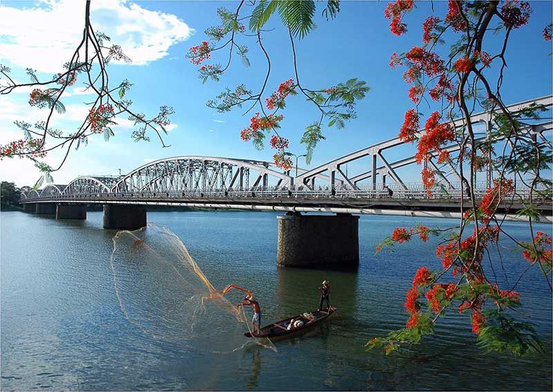 Pont Trang Tien Hue