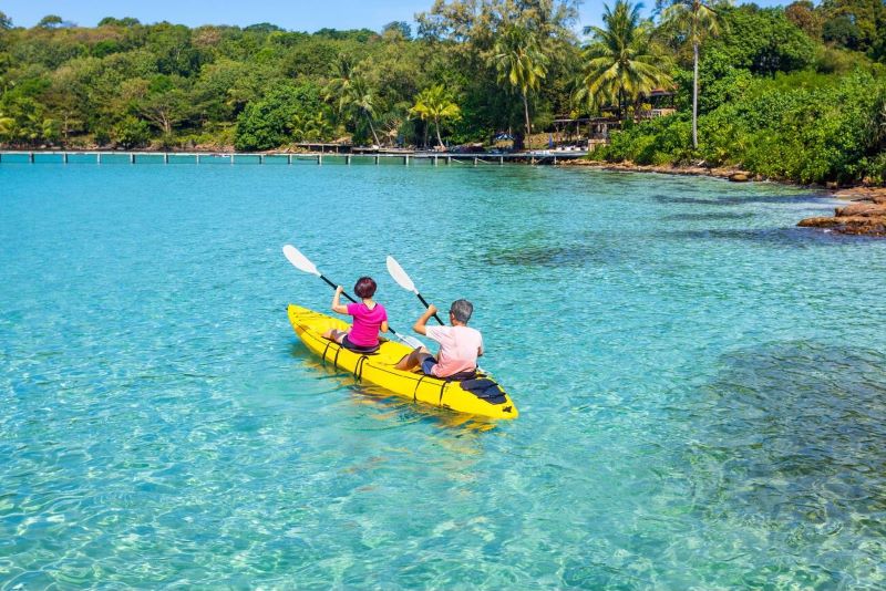 Exploration en kayak des criques isolées de l''île