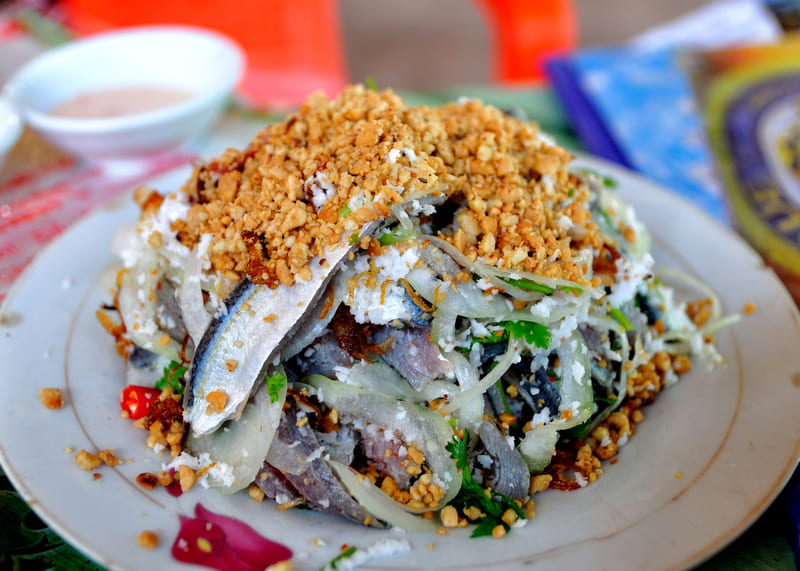 cuisine de Phu Quoc - salade de sardinelles