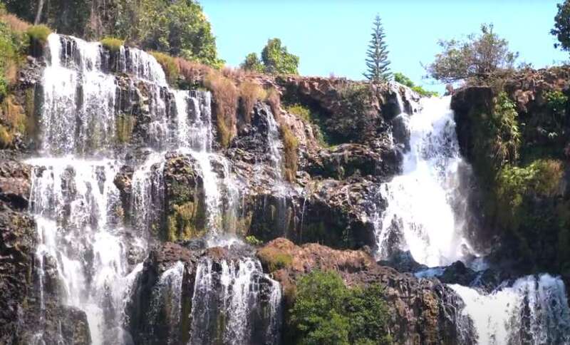 La cascade Tad Yuang est l''une des belles destinations naturelles situées sur le plateau des Bolovens