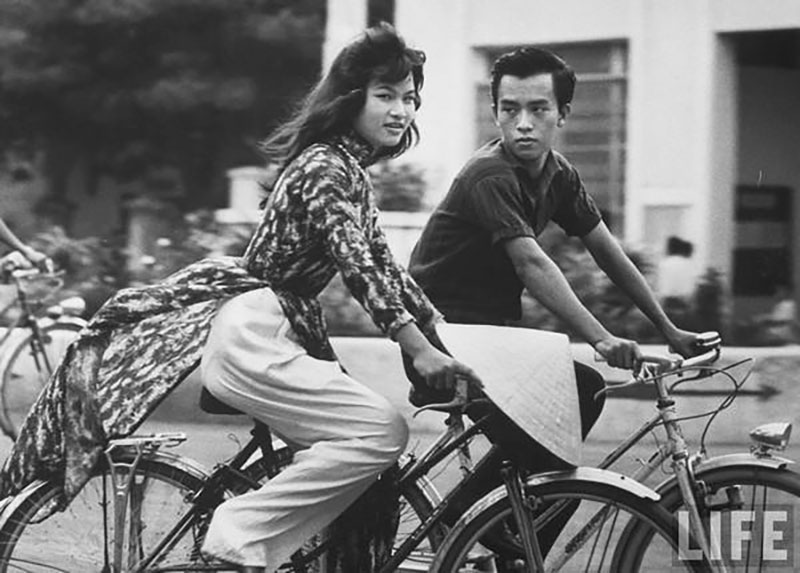 Ao dai tenue traditionnelle vietnamienne