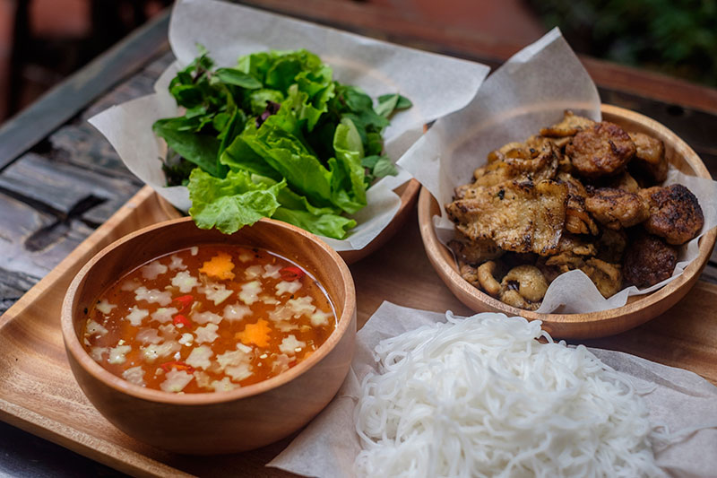 Bun cha vermicelles au porc grillé Hanoi