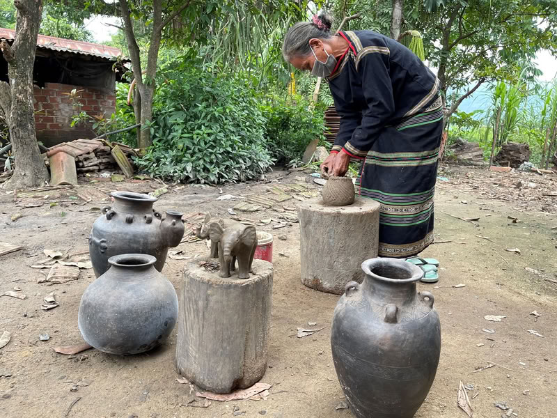 Le village de poterie m'nông de Yang Tao 2