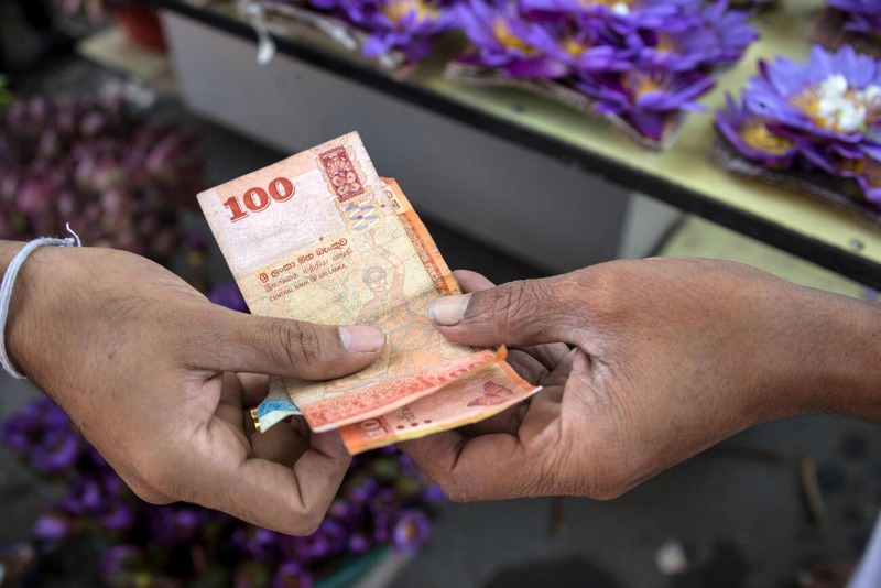 changer monnaie à Sri Lanka