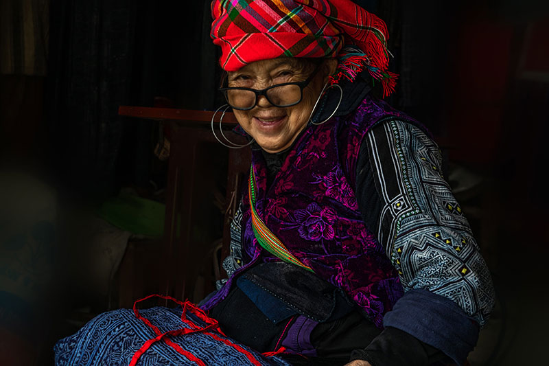 femme hmong sapa