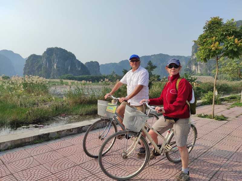 Exploration à vélo de la majestueuse beauté naturelle de Ninh Binh - nos chers voyageurs