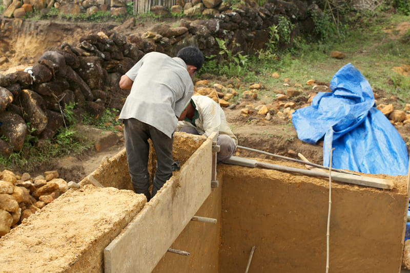 Construire la maison en terre battue