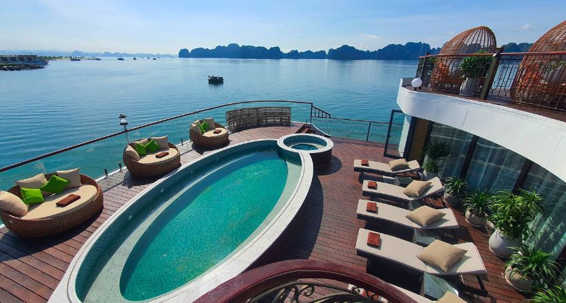 jonque au baie d'halong
