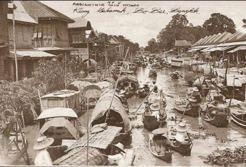 marché flottant de Bangkok dans le passé