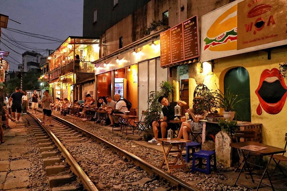 Café de la gare de Dong Duong - Arrêt de train 116, quartier 5a Tran Phu, Cua Dong