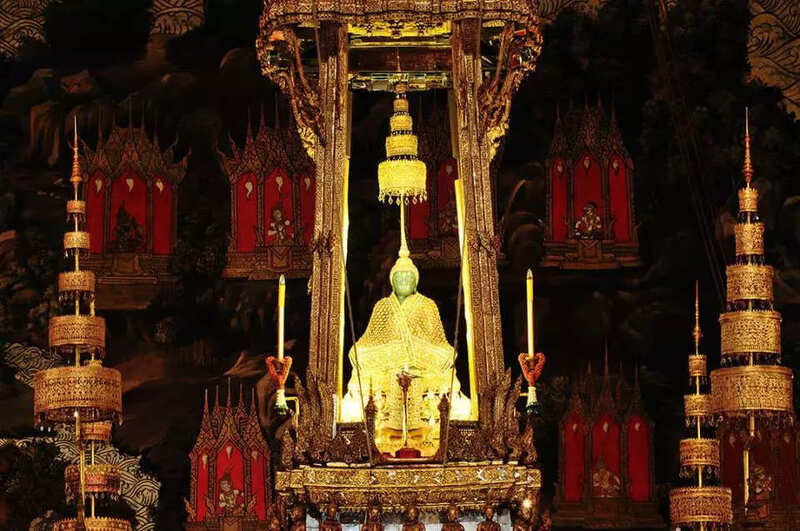​Statue de Bouddha d''émeraude  ​