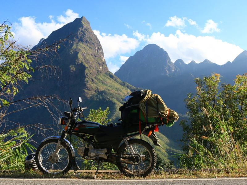 Conduite à moto au Laos : Liberté avec des précautions