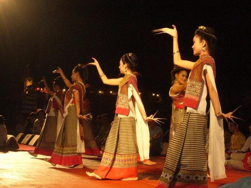 une danse folklorique traditionnelle