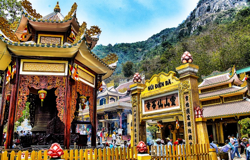 le festival de la pagode de montagne ba den