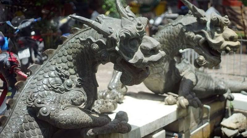 Deux dragons entourant une perle (lưỡng long chầu châu)