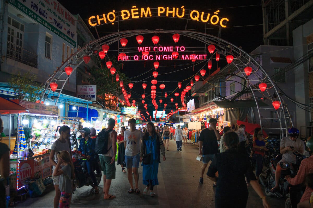 marché de nuit au Vietnam