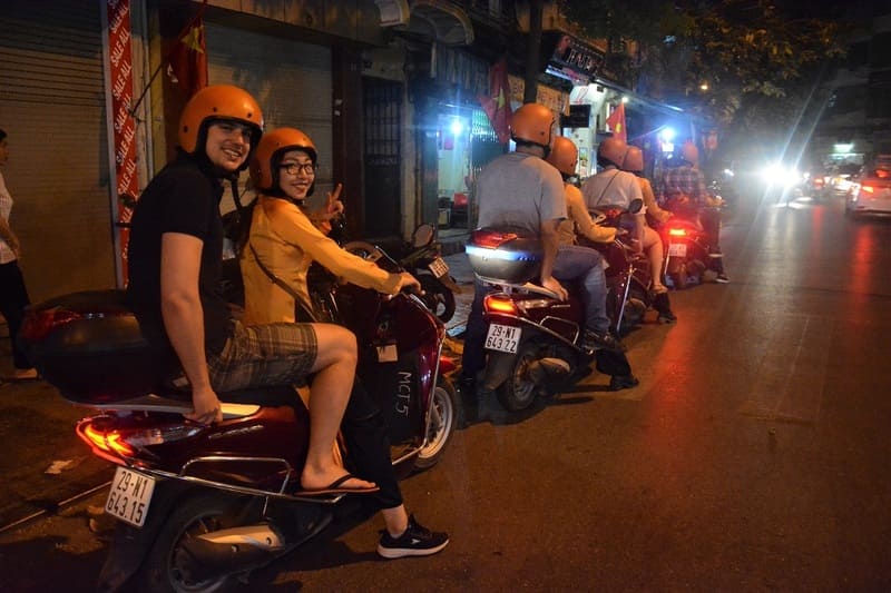 Moto, Ho Chi Minh, vie nocturne