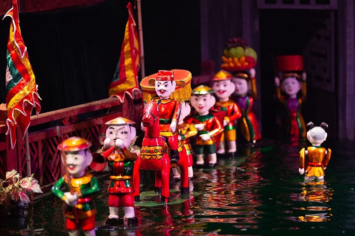 Un spectacle de marionnettes sur l''eau