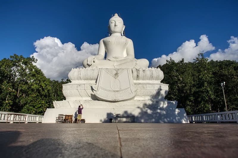 Wat Phra That Mae Yen (Le Bouddha Blanc) 