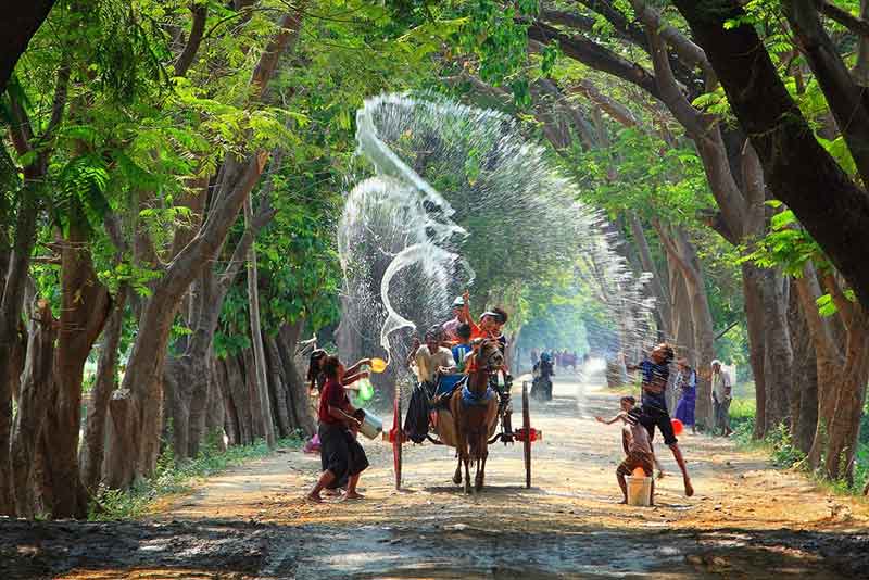 Fête de Thingyan à Birmanie 