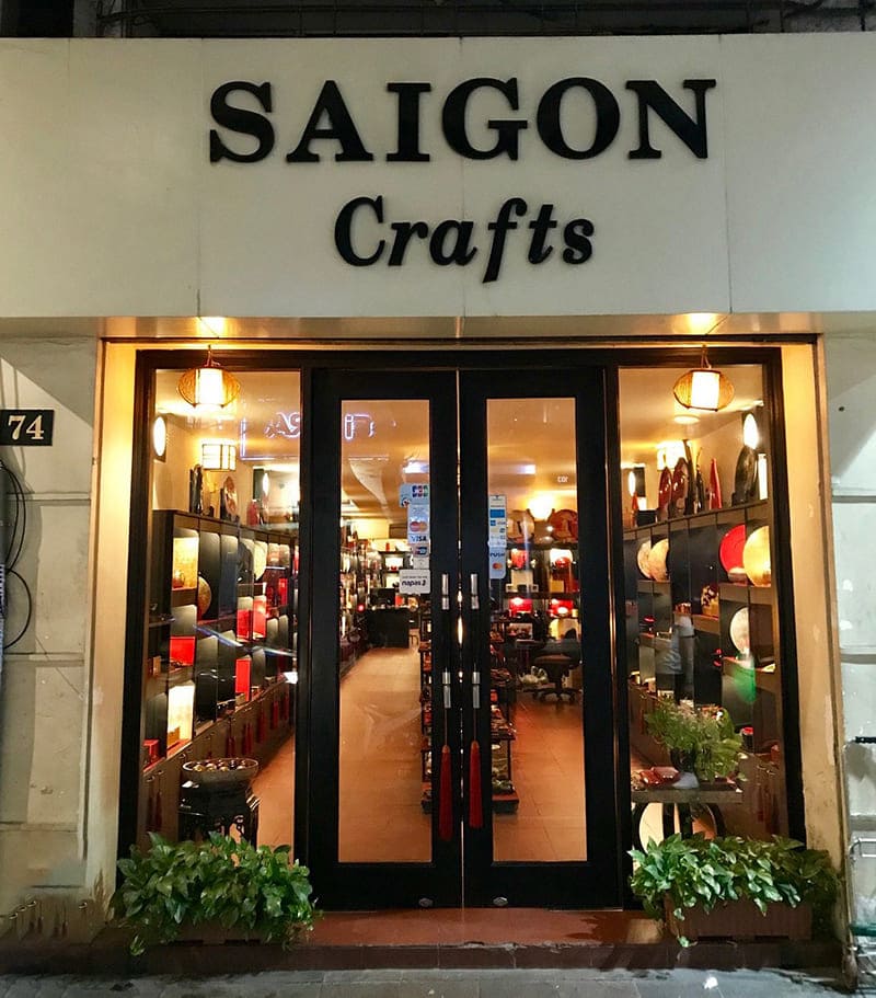 La vitrine de Saigon Crafts