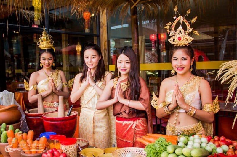 Le Wai Thaïlandais : Salutation Respectueuse