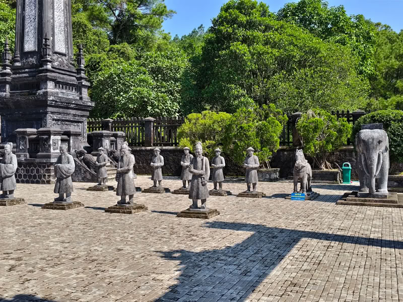 tombeau de Khai Dinh : la rupture