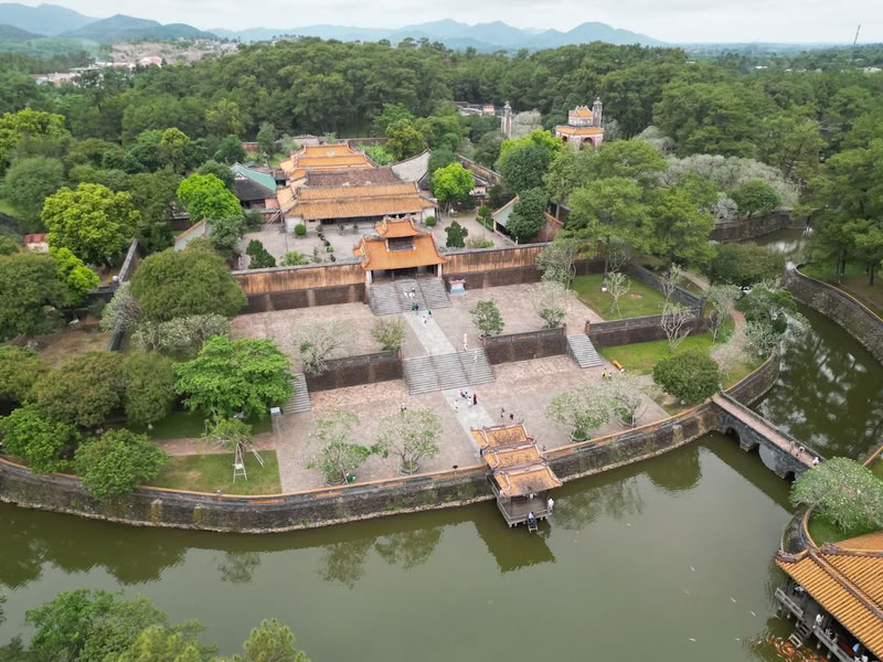 tombeau de Tu Duc lac